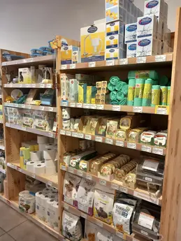 384-biocoop-la-juncha-st-jean-st-nicolas-magasin-alimentation-bio-produit-animaux.webp