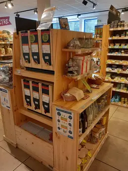 384-biocoop-la-juncha-st-jean-st-nicolas-magasin-alimentation-bio-vrac-liquide-lessive-huile-vinaigre.webp